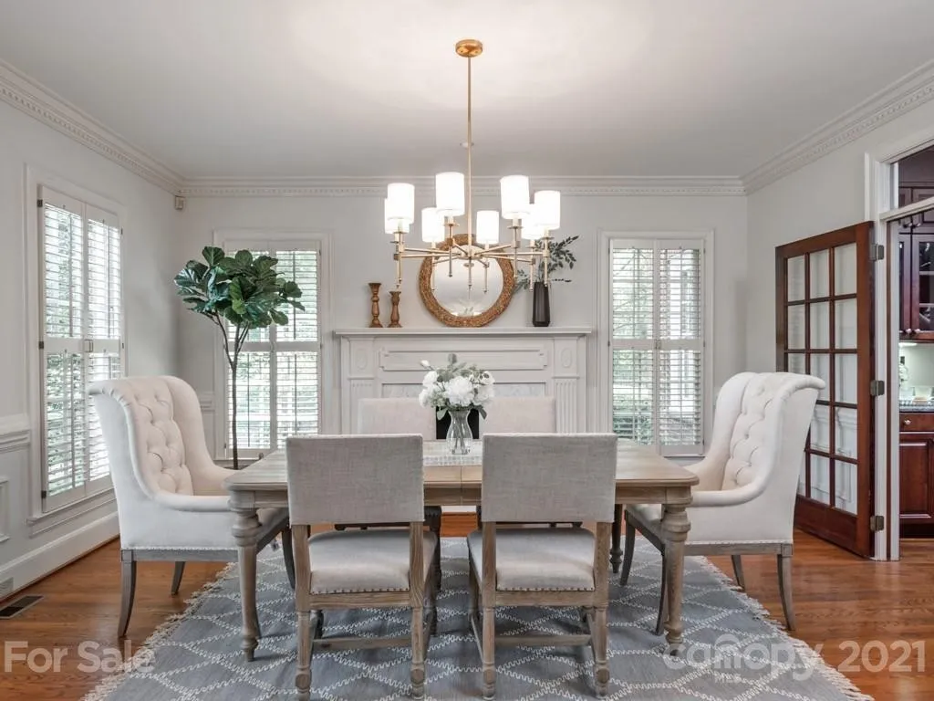 1980s renovation by Everett Custom Homes