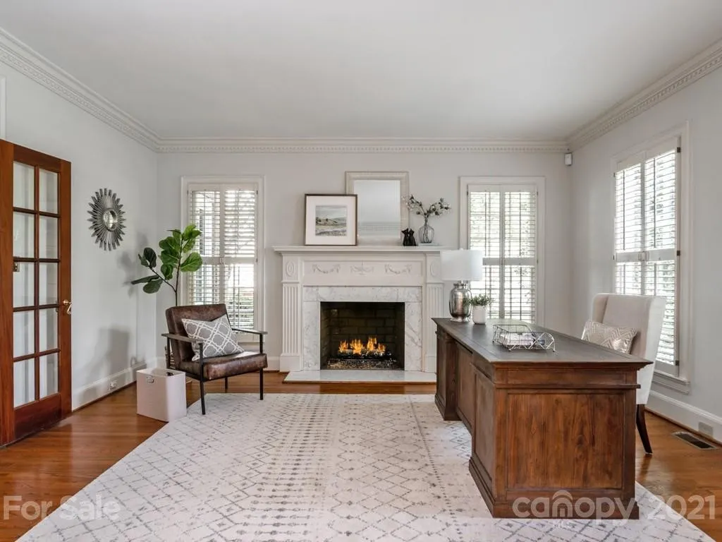 1980s renovation by Everett Custom Homes