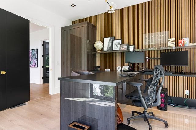 Chanel custom home in South Charlotte — interior view, photograph 27 of 34