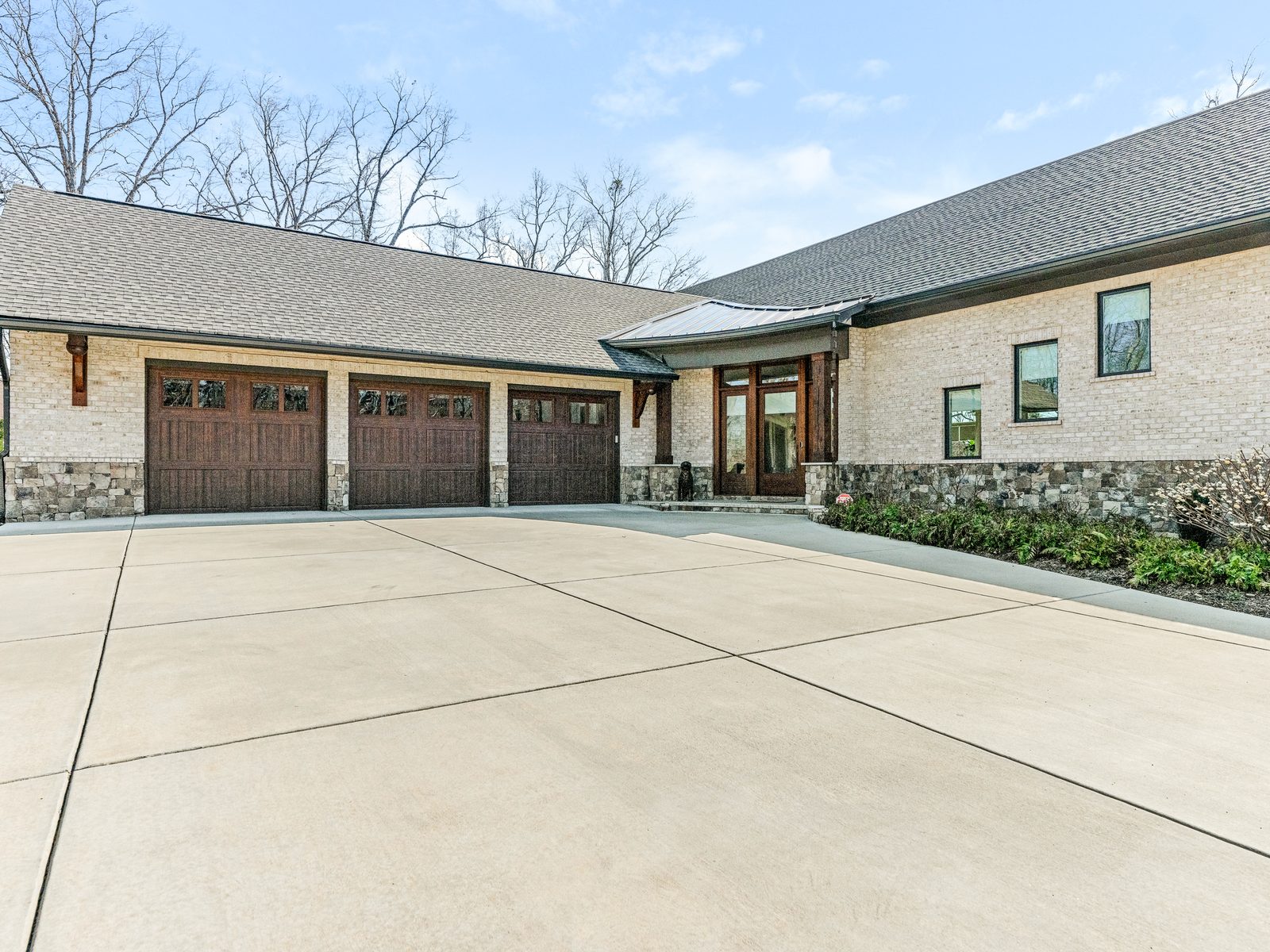 Lake View custom home in Lake Wylie — exterior view, photograph 4 of 12