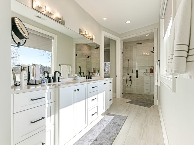 Lake View custom home in Lake Wylie — interior view, photograph 12 of 12