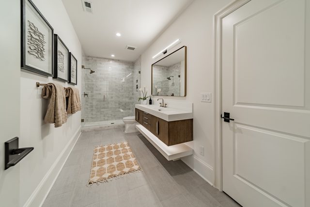 Waldon custom home in South Charlotte — interior view, photograph 104 of 166