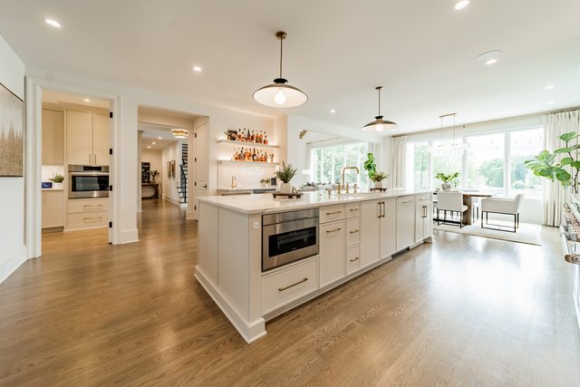 Waldon custom home in South Charlotte — interior view, photograph 59 of 166