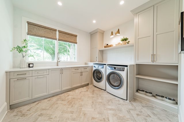 Waldon custom home in South Charlotte — interior view, photograph 80 of 166
